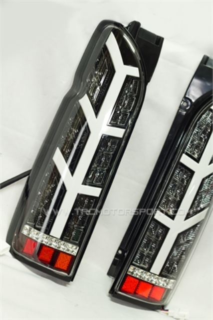 ไฟท้าย HIACE 2014 Lamborghini STYLE LIGHTBAR LED โคมสีดำ งานนำเข้า
